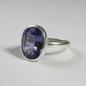 925 Sterling Silver Oval Iolite Ring